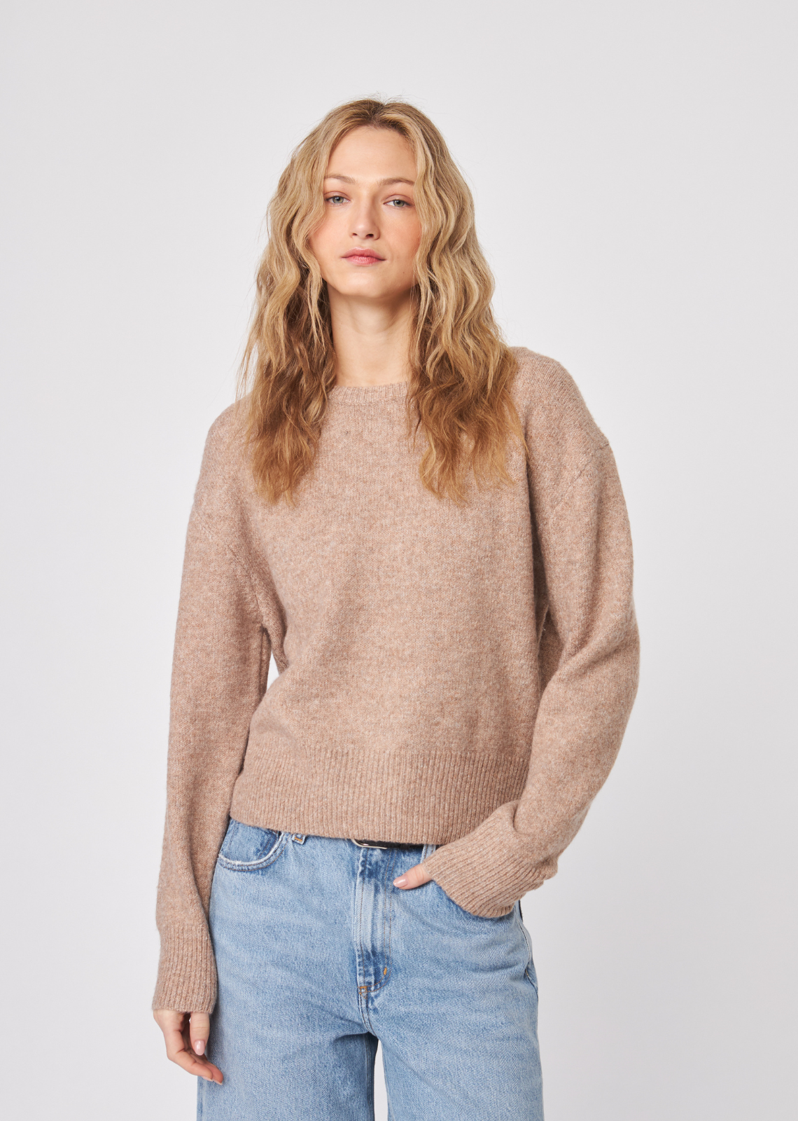 John & Jenn Wilfred Sweater - Latte