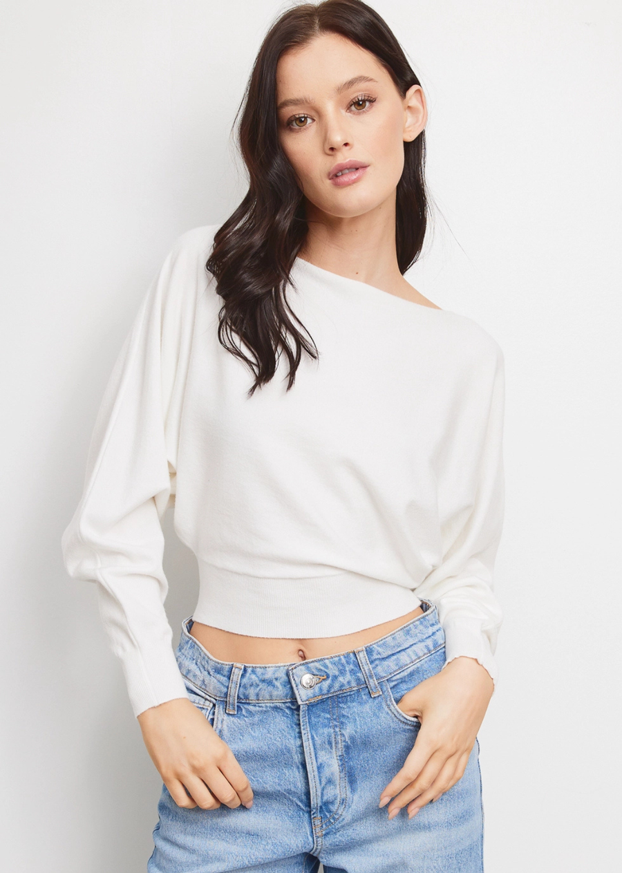 Soft, effortless, and elevated, the Avalon Cashmere Blend Dolman Top is an easy everyday essential with a luxe feel. Designed in a lightweight cashmere-blend knit, it features a relaxed silhouette with draped dolman sleeves, a wide neckline, and a ribbed hem and cuffs for a polished finish.&nbsp;