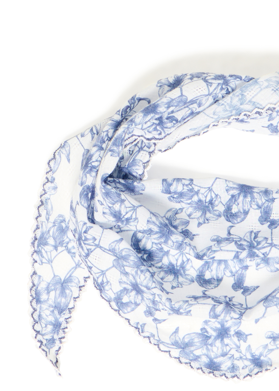 B.Young Triangle Scarf