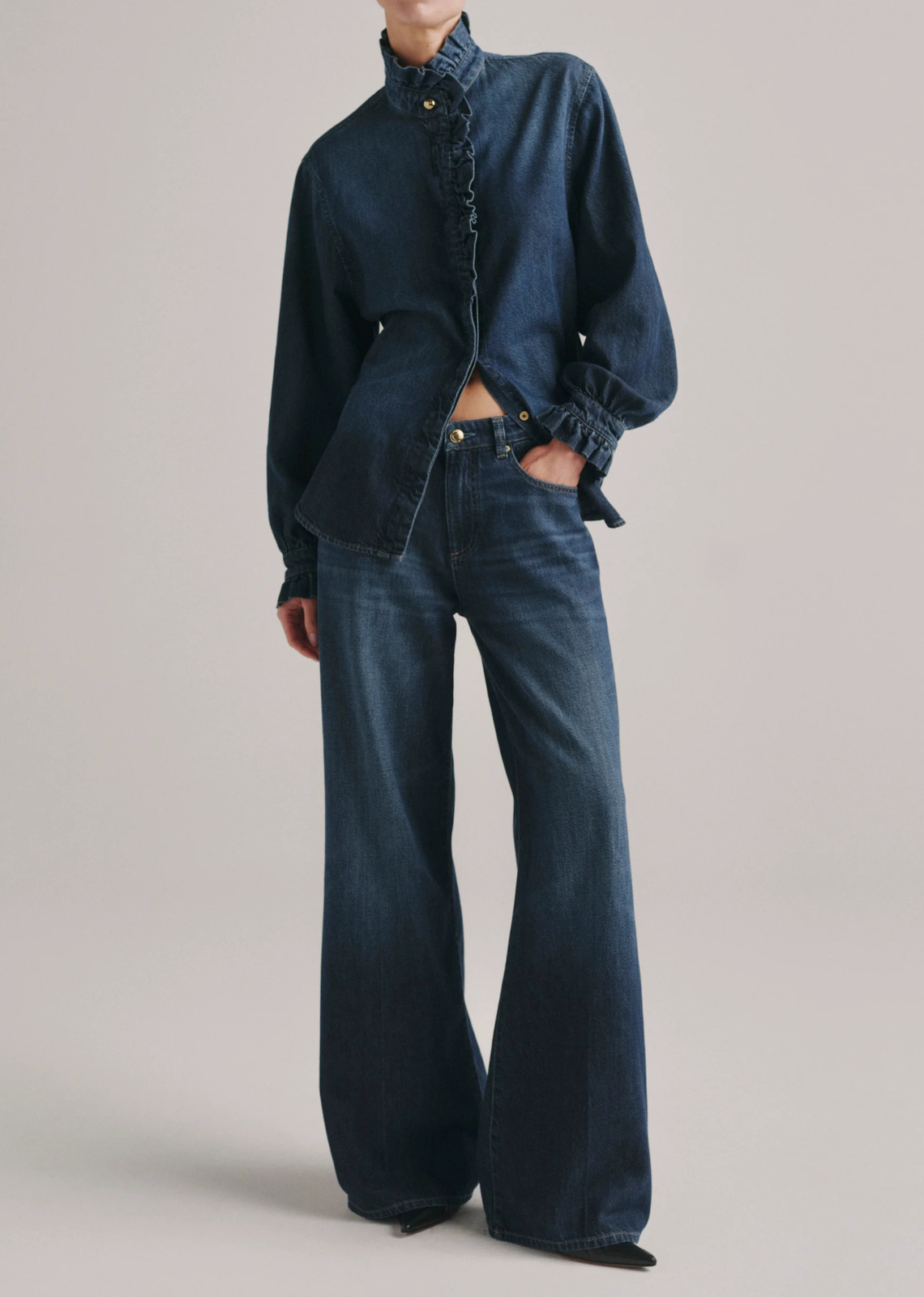Alex is a low-rise baggy fit with an effortlessly cool, slouchy look.

Fall Blues Aura is a timeless mid-wash denim. It features gold hardware, khaki stitching, a clean hem and a brown back patch.