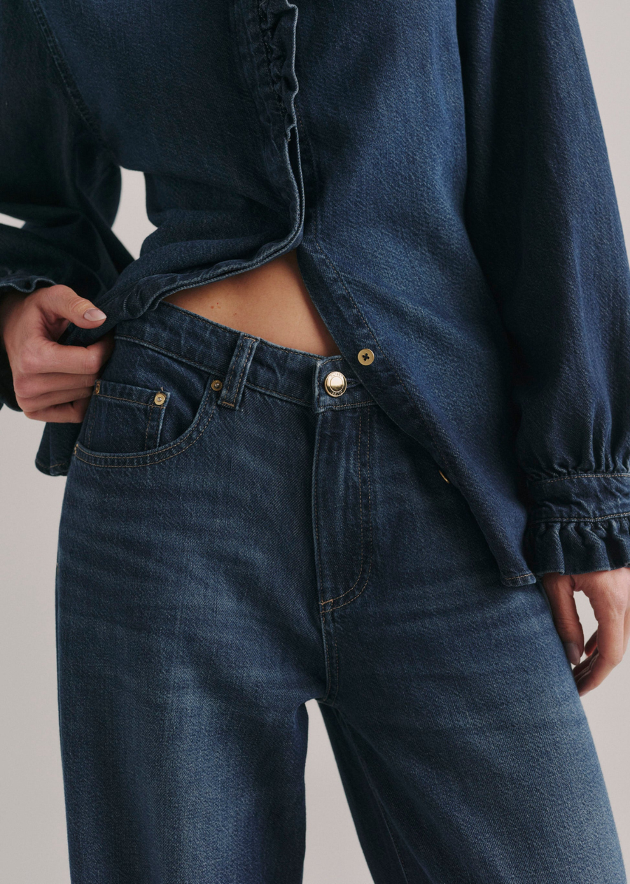 Alex is a low-rise baggy fit with an effortlessly cool, slouchy look.

Fall Blues Aura is a timeless mid-wash denim. It features gold hardware, khaki stitching, a clean hem and a brown back patch.