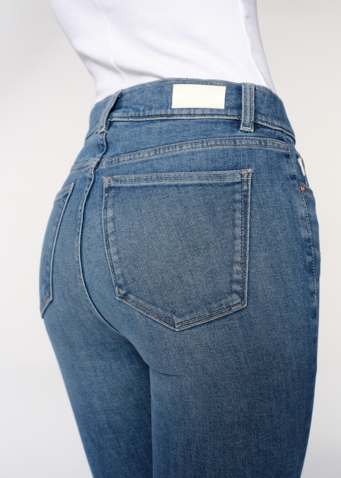 DL1961 Mara Straight Leg Jean - Ocean City