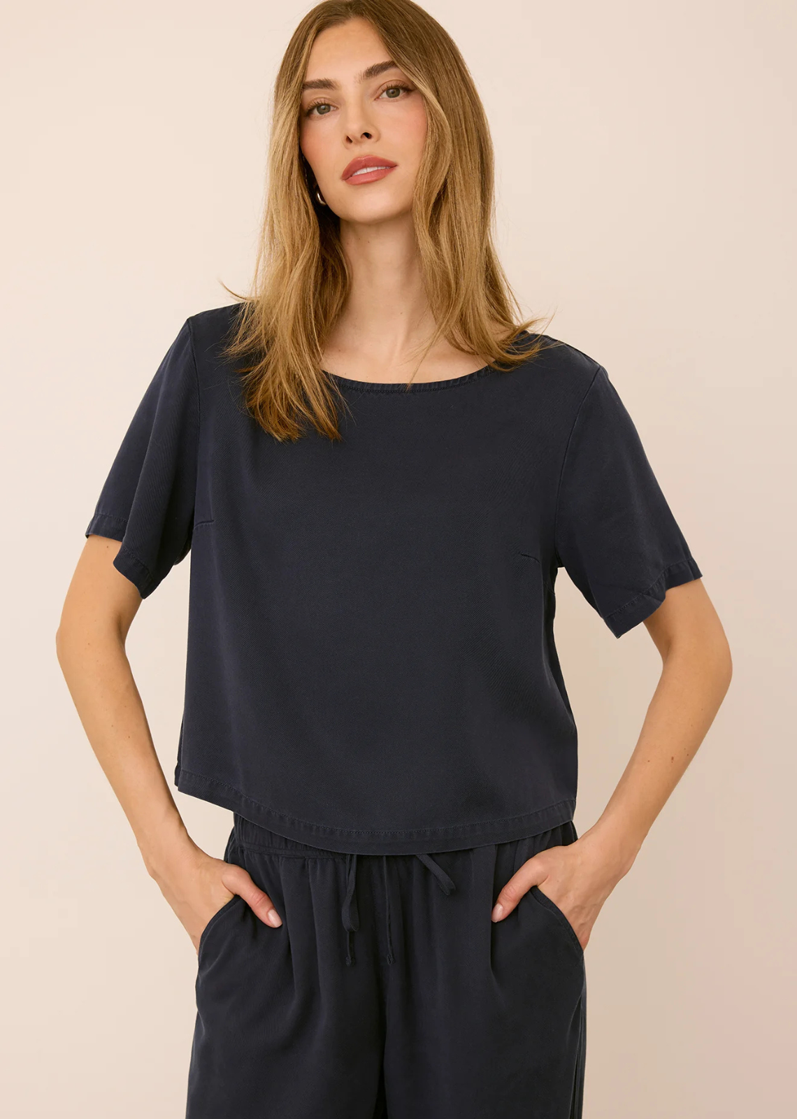 The Bryce top is made of tencel twill fabric that has been garment dyed to achieve a dimensional look and soft feel. Complete the look with the Gabriel pant.