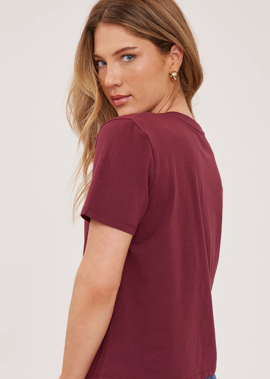 The Lucy t-shirt is part of our Icon Series, a collection of classic silhouettes made exceptional by the women who wear them. It's made of a cotton jersey fabric that has been garment dyed for a perfectly lived-in look. The v-neckline and relaxed fit pairs well with your favorite denim.