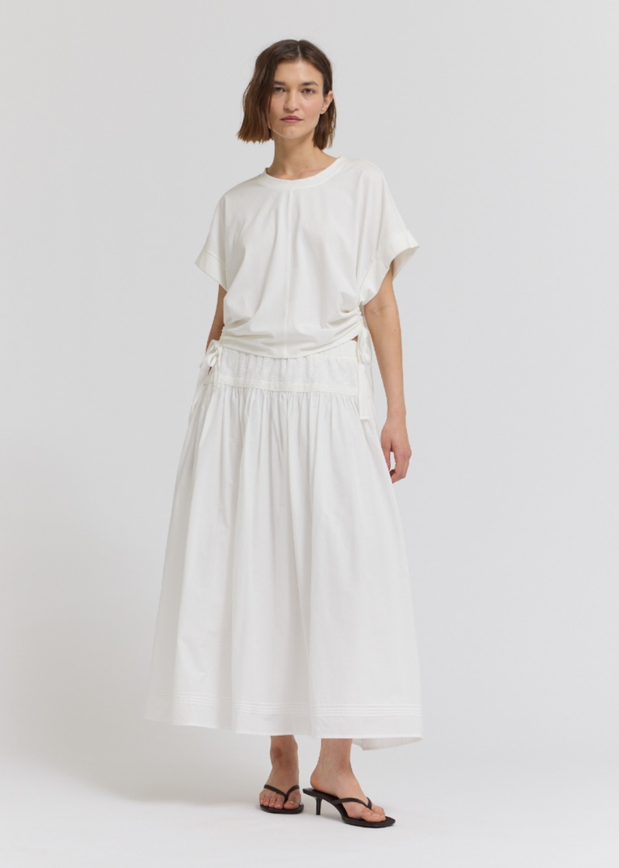 Add a flattering twist to your everyday basics with this side scrunch tee. Designed with adjustable ruched detailing along the side, it creates a beautifully contoured silhouette while offering a comfortable, easy fit.