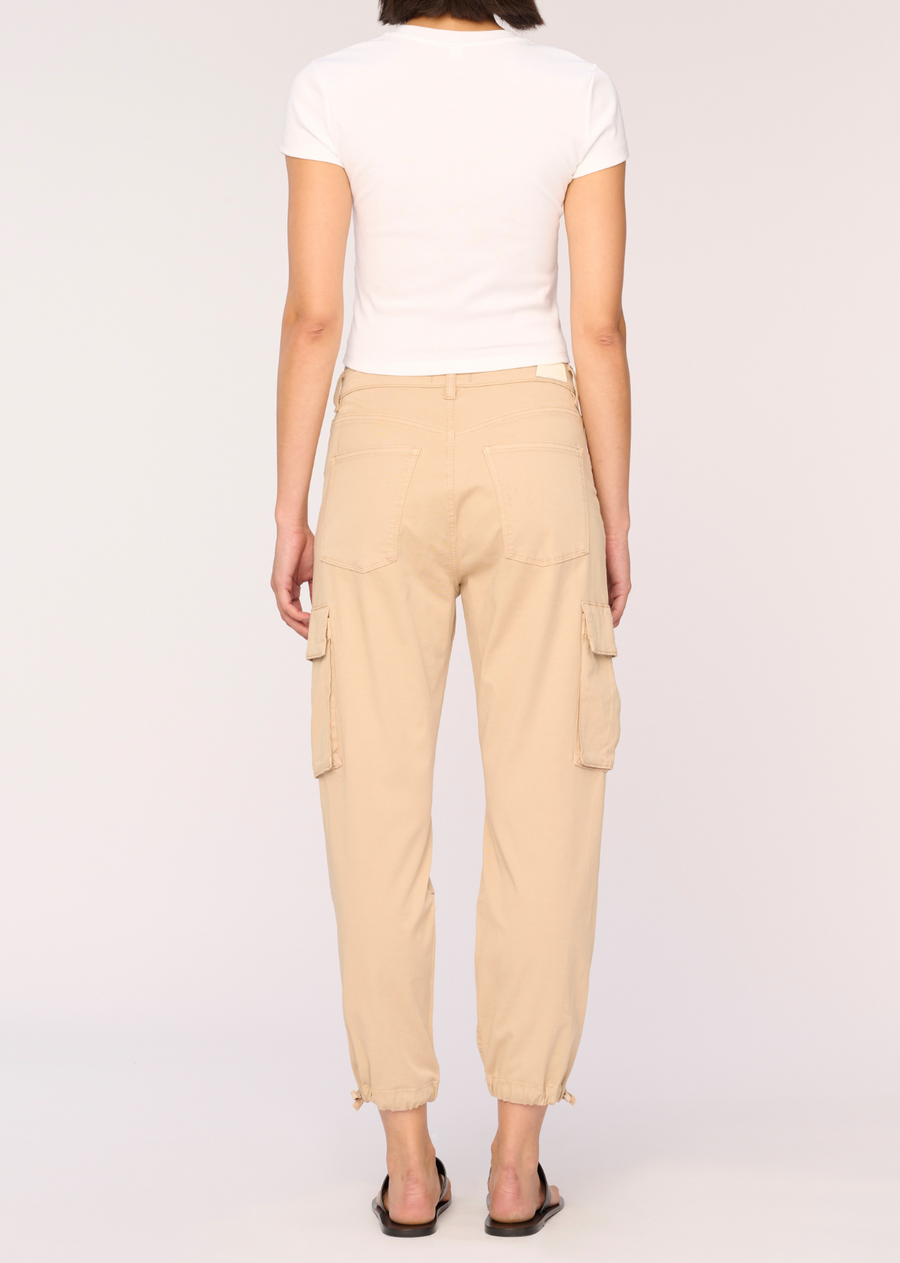 DL1961 Gwen Jogger Cargo- Flax class Zoie is a relaxed wide leg with a contoured waistband that sits high in the back and dips low in front for a Y2K inspired look.