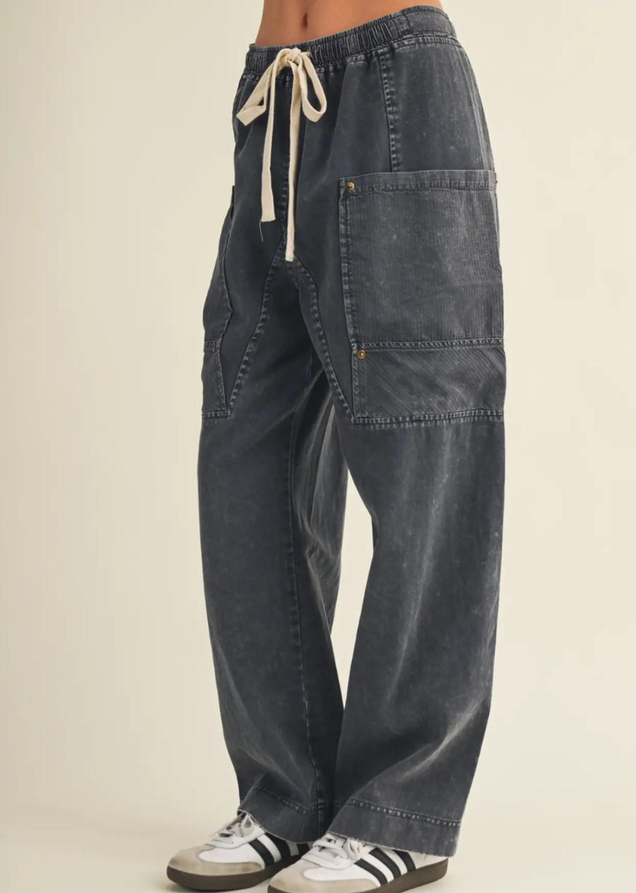 Elevate your everyday wardrobe with the Harley Wide-Leg Trousers, designed in a timeless silhouette that blends effortless sophistication with modern ease. Featuring a relaxed wide-leg fit and clean, polished finish, these trousers are an easy choice for dressing up or creating a refined everyday look.