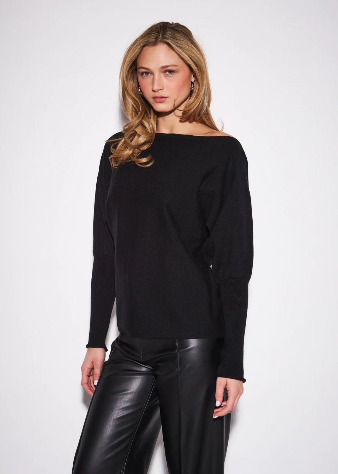 The Jasper is a clean, understated pullover elevated by its lightweight knit and refined neckline. Its relaxed silhouette gives it an&nbsp;effortless feel, while the soft construction makes it an ideal layering piece through the season. Wear it with tailored trousers and&nbsp;loafers for polished everyday dressing, or pair it with denim and boots for a more relaxed approach.
