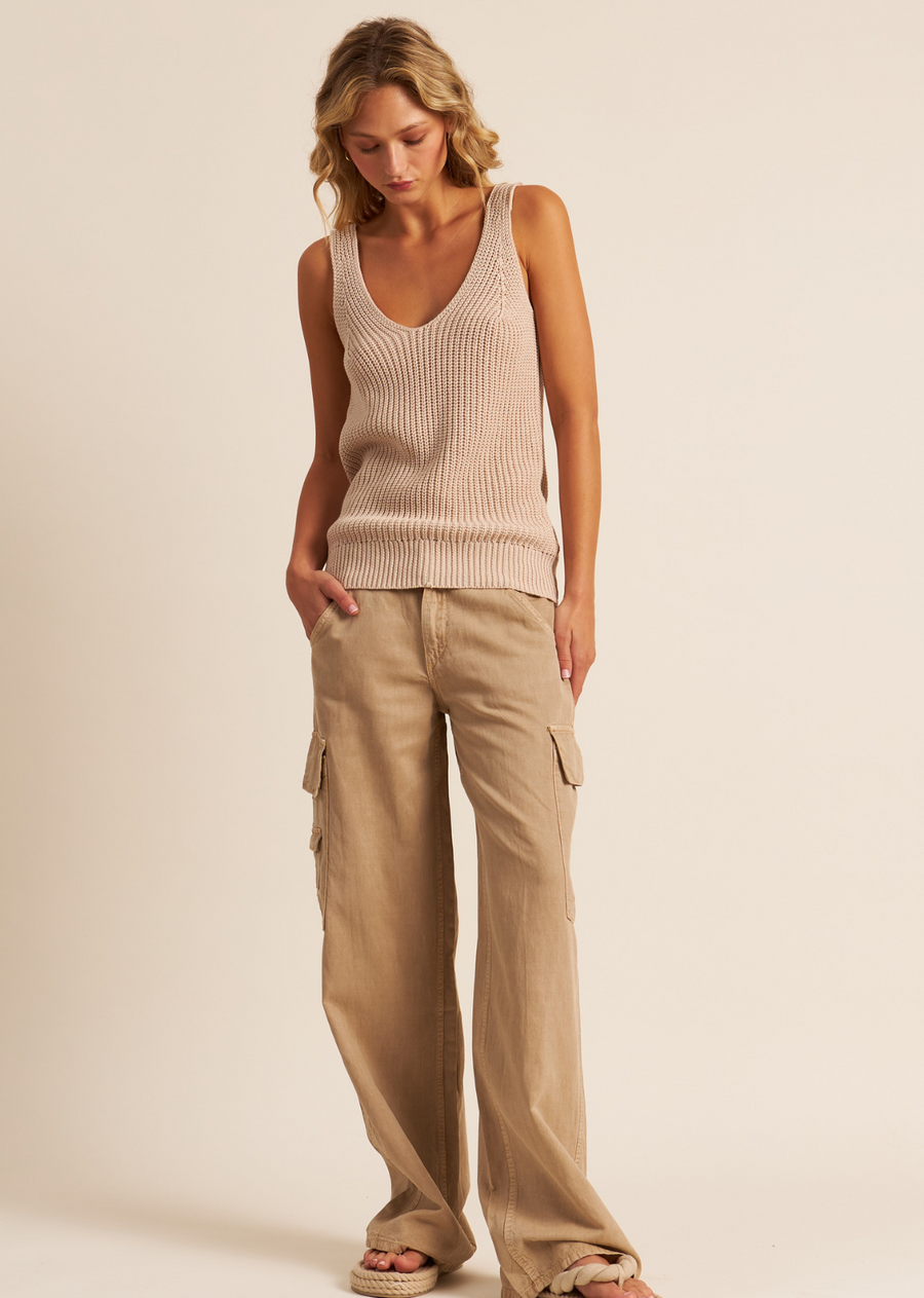 John & Jenn Pete Tank. <p><span>A timeless staple for everyone, it exudes feminine class and luxury while identifying the need for comfort and ease.</span></p> <p>&nbsp;</p>