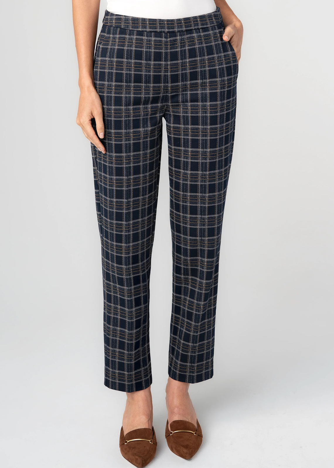 Super comfortable, chic, and easy to wear! This sophisticated pant has us swooning over all the possible ways you can wear it.&nbsp;Pair with the matching blazer for an elevated work look or keep it casual with a denim jacket and your favorite tee!