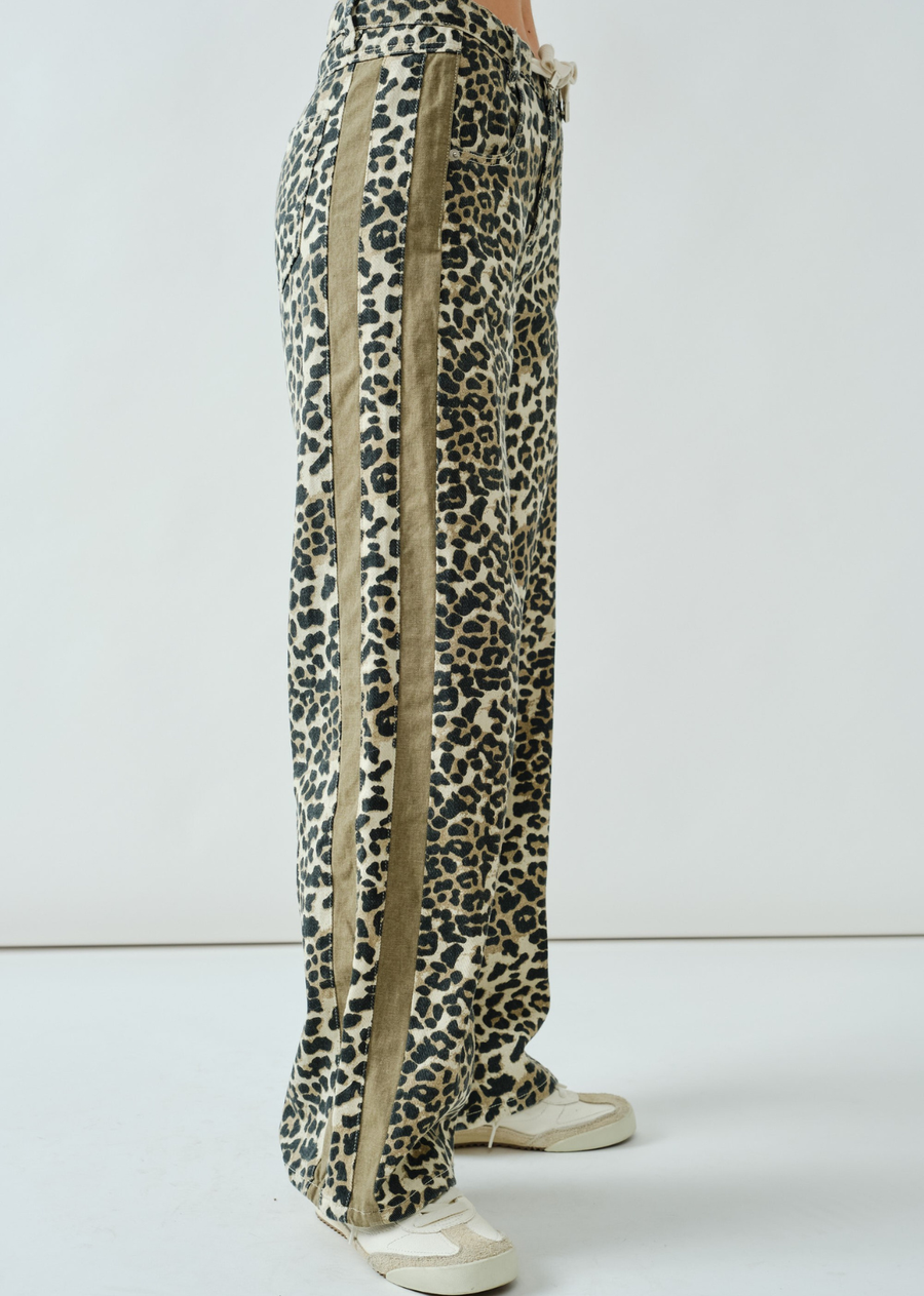 Lizzie Slouchy Straight Leg Jeans