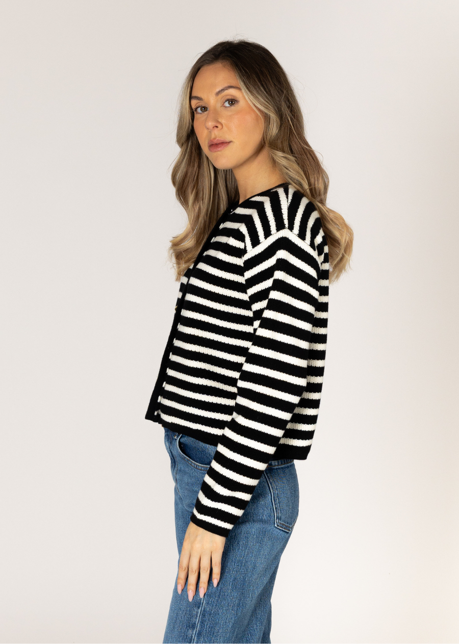 This modern fit cardigan combines contemporary styling with a premium weight cotton that results in a soft hand feel with sleek detailing. The metal buttons and classic stripe make this cardigan an easy choice whether you're headed to work or having a casual day out.