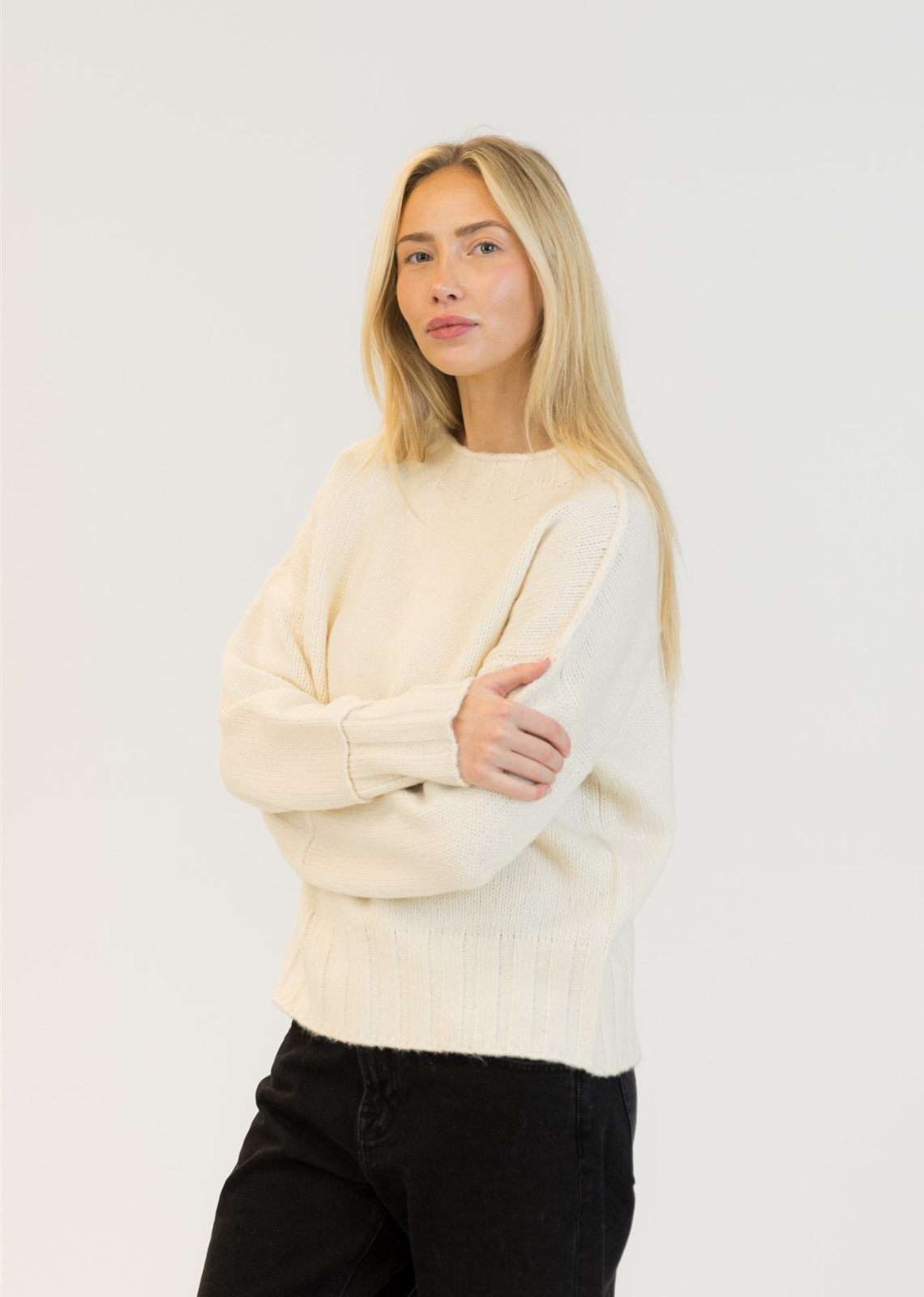 Lyla + Luxe Tanya Crewneck Pullover - Snow White
