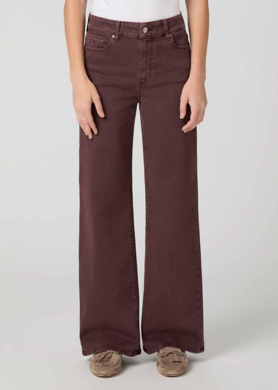 Anessa is our high-rise wide leg with a slightly relaxed fit and a 31” inseam. Cut from comfort-stretch denim in a Vintage Wild Mulberry wash, this pair has the perfect amount of stretch for all-day wear.