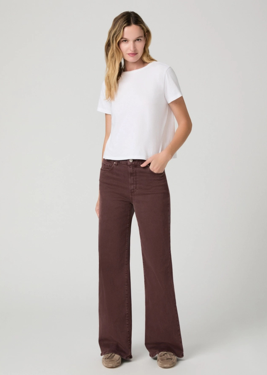 Anessa is our high-rise wide leg with a slightly relaxed fit and a 31” inseam. Cut from comfort-stretch denim in a Vintage Wild Mulberry wash, this pair has the perfect amount of stretch for all-day wear.