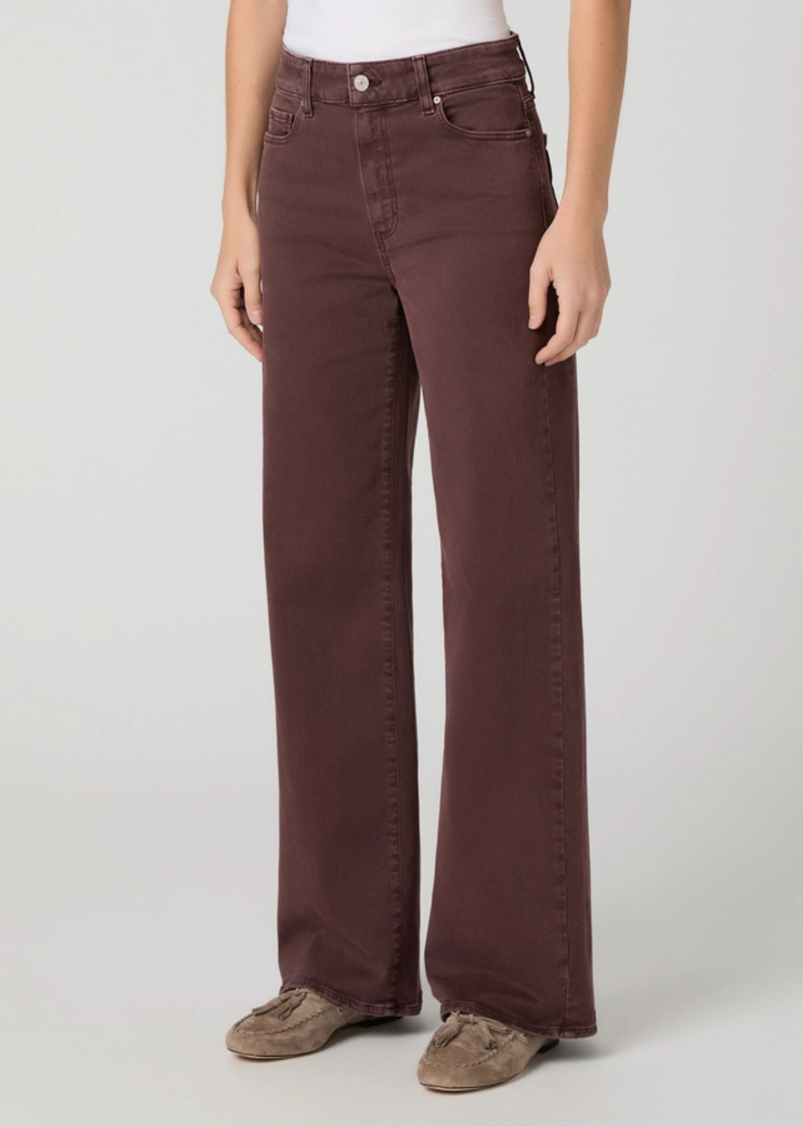 Anessa is our high-rise wide leg with a slightly relaxed fit and a 31” inseam. Cut from comfort-stretch denim in a Vintage Wild Mulberry wash, this pair has the perfect amount of stretch for all-day wear.