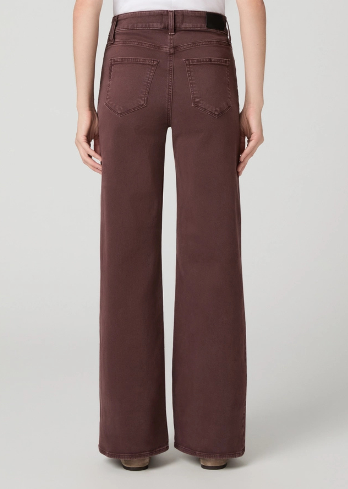 Anessa is our high-rise wide leg with a slightly relaxed fit and a 31” inseam. Cut from comfort-stretch denim in a Vintage Wild Mulberry wash, this pair has the perfect amount of stretch for all-day wear.