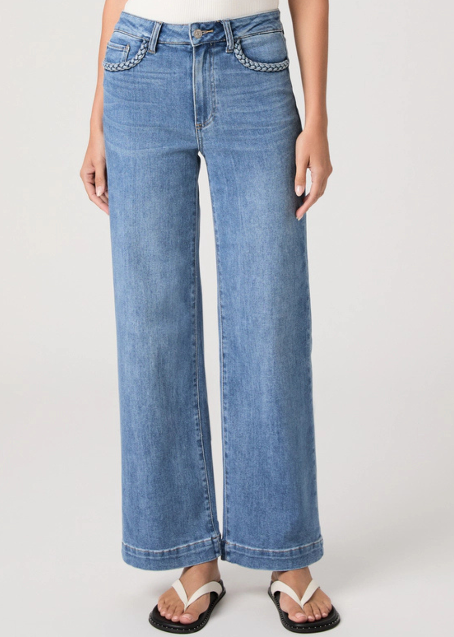 Braided detailing along the pocket edges adds a subtle handcrafted touch, elevating the classic Anessa high-rise wide leg silhouette. Cut from TRANSCEND VINTAGE denim in our medium blue Encino wash with a 31" inseam, this pair combines the signature comfort of Transcend with rich denim character for a lived-in look.