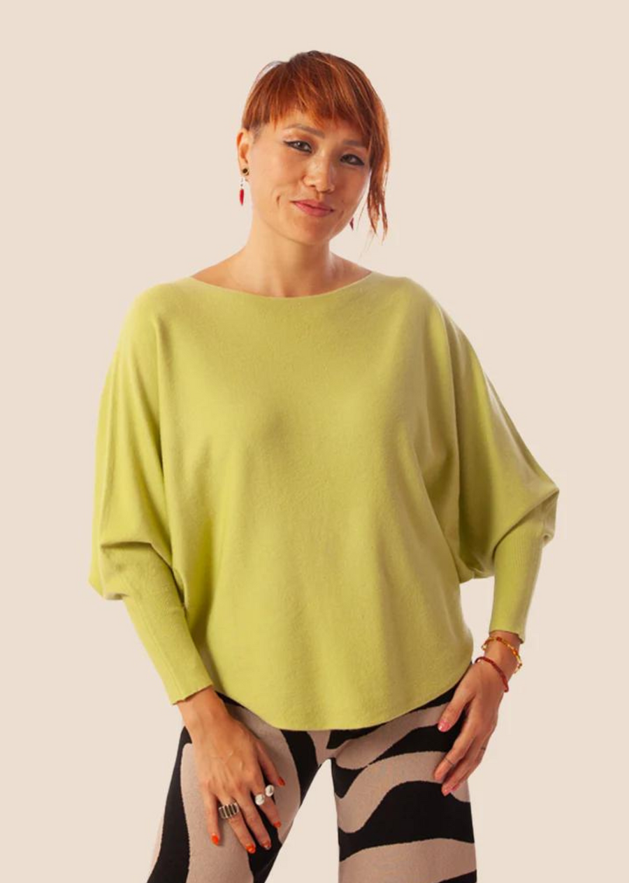 Ryu Thin Top. Our bestselling Ryu top is as soft as it is practical. While wearing the brand-new cashmere version, you will feel like you are wearing a piece of heaven. The added touch of the center seam and bat wing sleeve give this top a bit of extra dimension.