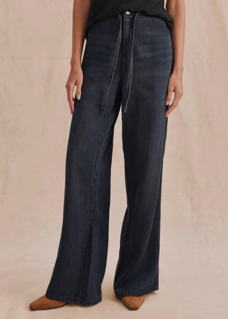 Not all denim is created equal. Our Lounge Denim Pant combines soft, lightweight denim with the relaxed appeal of loungewear. The result is a comfortable denim trouser for your everyday. It features a drawstring waist with front fly, pockets and a super relaxed wide leg.