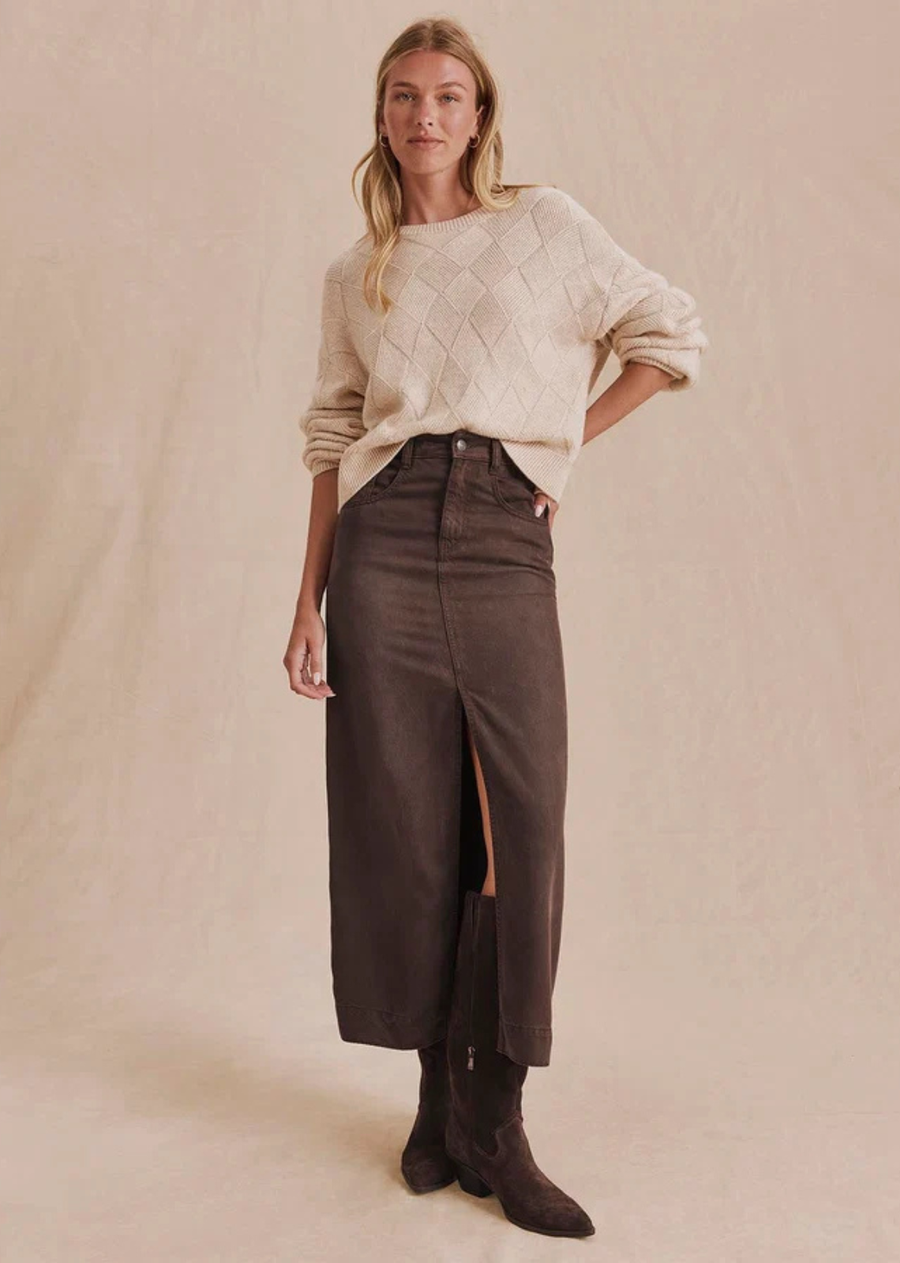 Soft suede construction
Midi length
Front slit detail
Classic five-pocket styling
Zip fly with button closure
Belt loops
Straight silhouette
Designed to pair with everything from chunky knits to fitted tops
100% Tencel

Machine wash cold