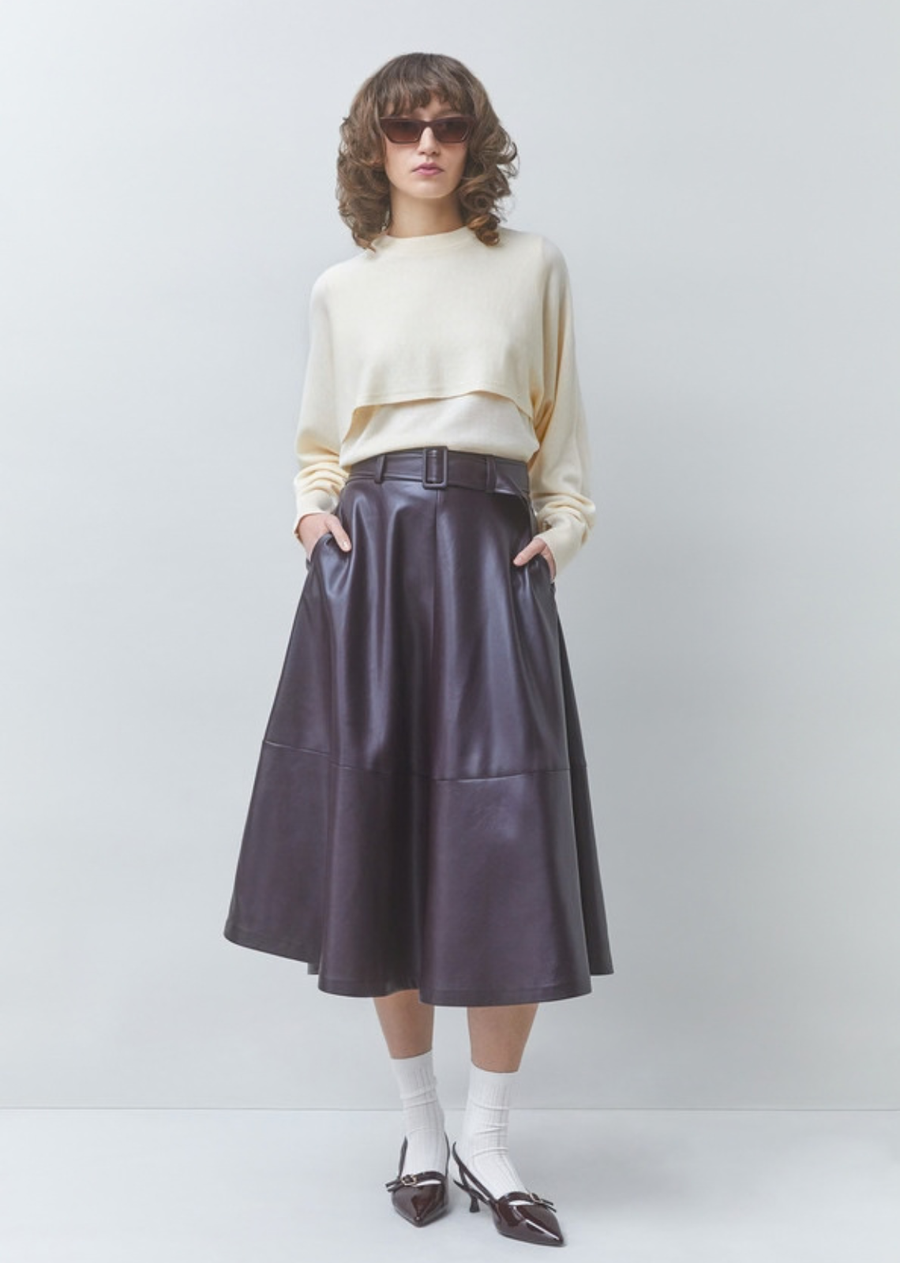 -Fancy crop-style jumper

-Lightweight wool-blend jumper

-Round collar

-Ribbed collar and armholes

-Made from recycled polyester