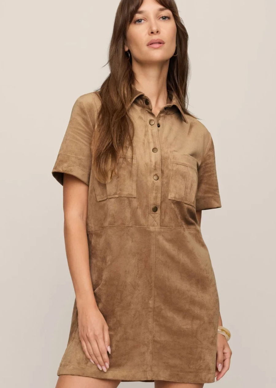 The days you don't know what to wear are exactly why this dress exists. Crafted from super-soft faux suede with an unlined shift silhouette, front snap closures, and front patch pockets, it feels relaxed, effortless, and right at home with your favorite boots.