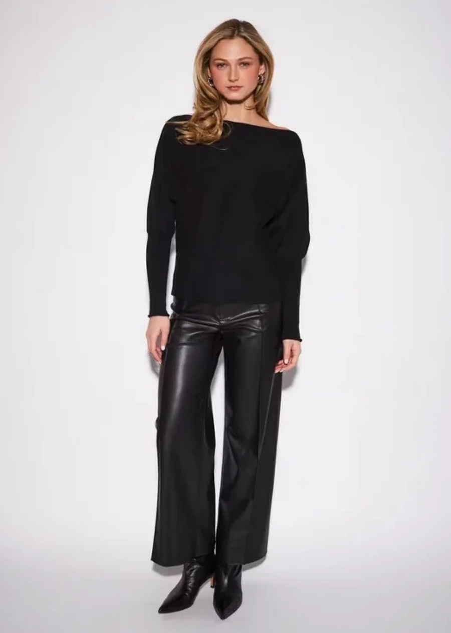 The Jasper is a clean, understated pullover elevated by its lightweight knit and refined neckline. Its relaxed silhouette gives it an&nbsp;effortless feel, while the soft construction makes it an ideal layering piece through the season. Wear it with tailored trousers and&nbsp;loafers for polished everyday dressing, or pair it with denim and boots for a more relaxed approach.