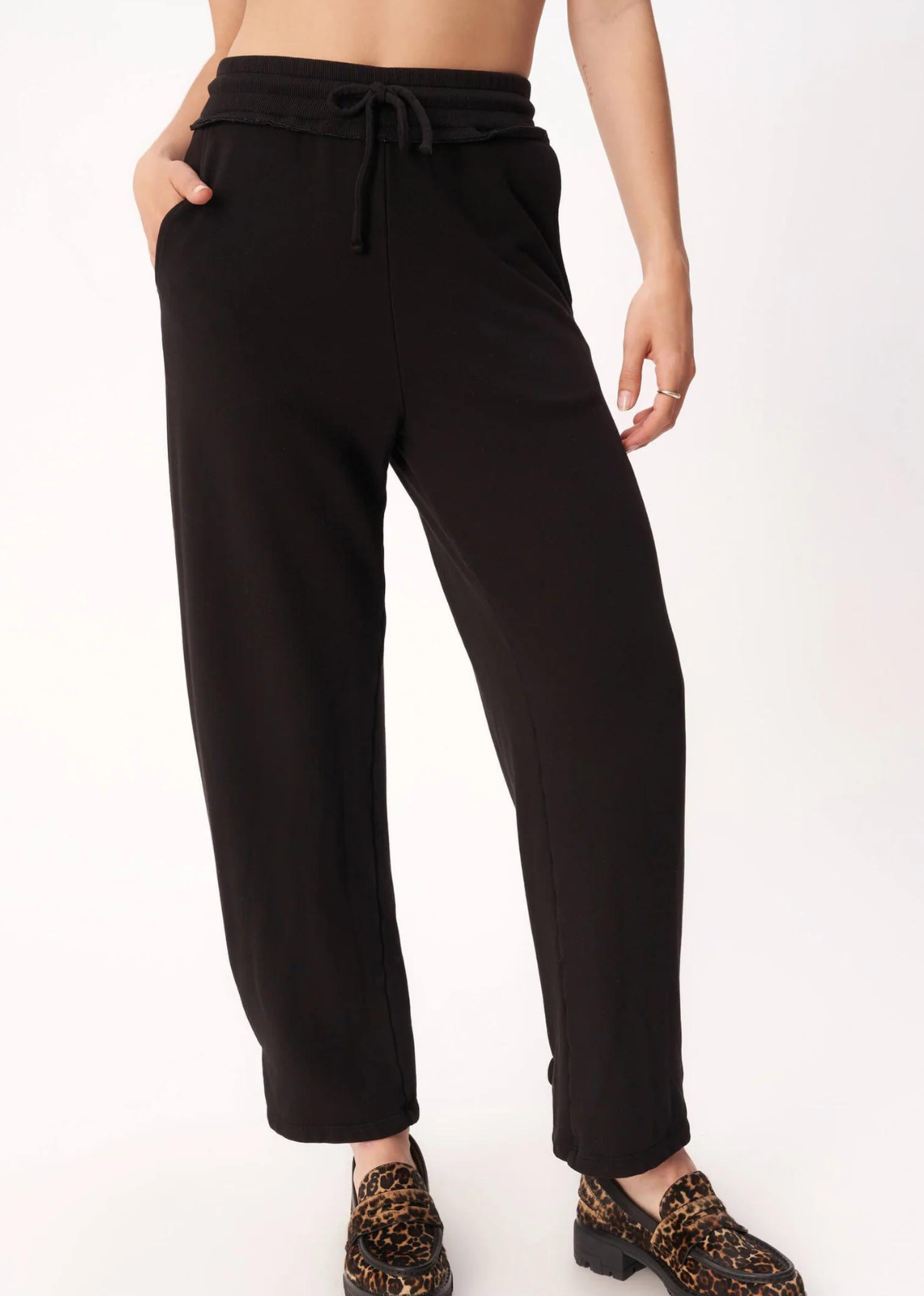 Pleated pants with elastic waist by Josiane Perron made in Canada